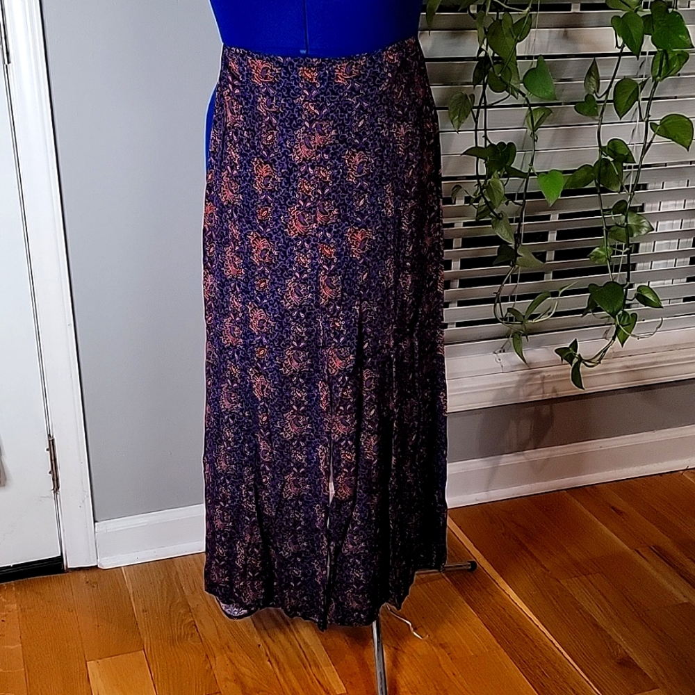 Anthropologie flare bottom pants size 6